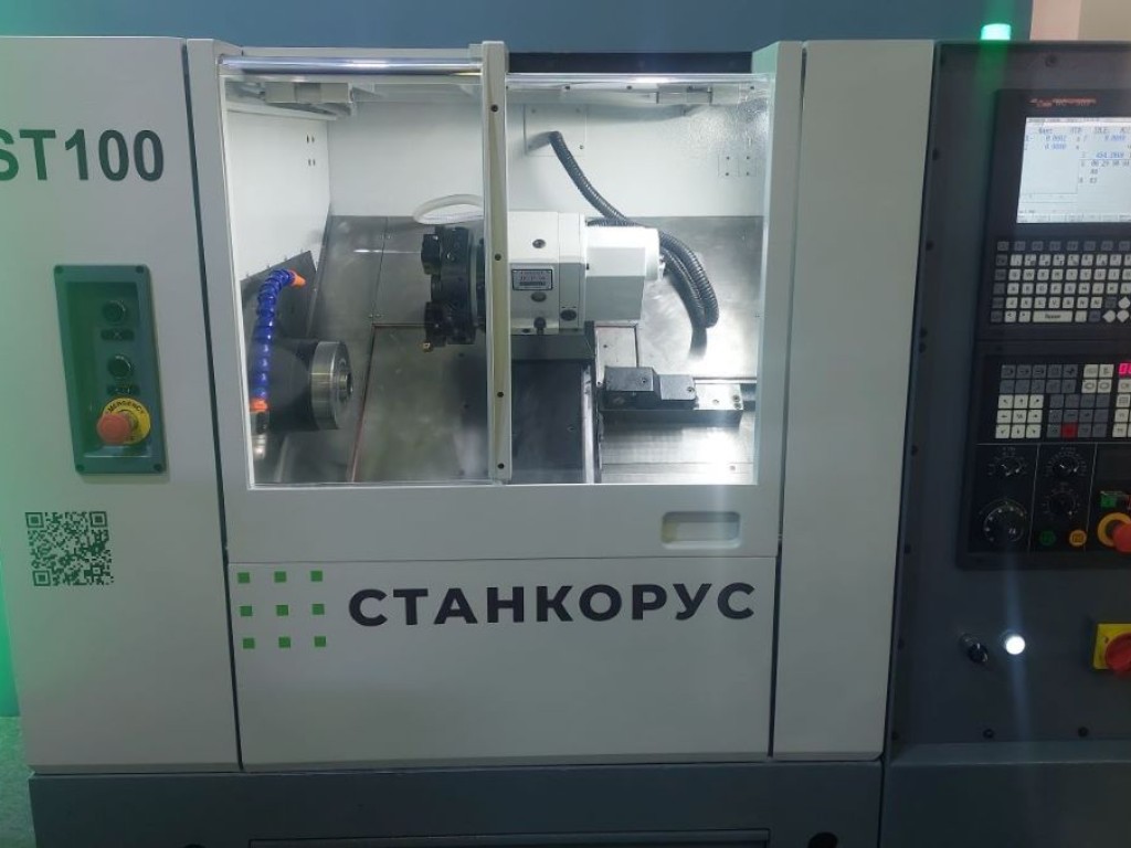 Прецизионный токарный станок модели ST100